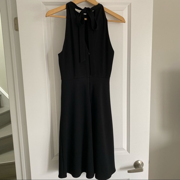 ✨✨Aritzia Babaton Petros Dress - Picture 3 of 8